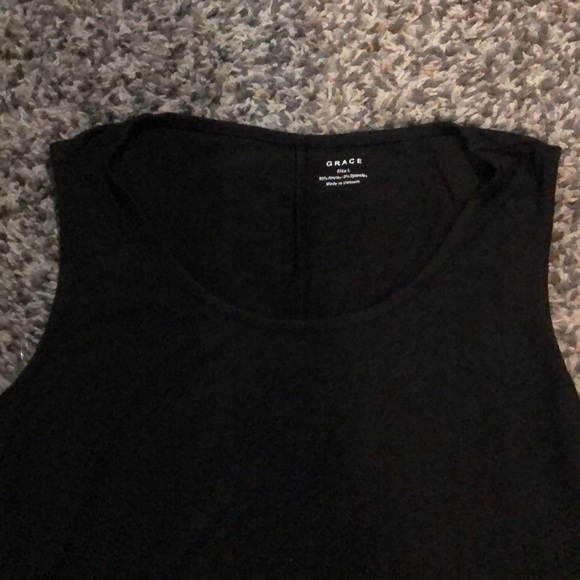 Black top - Picture 2 of 4